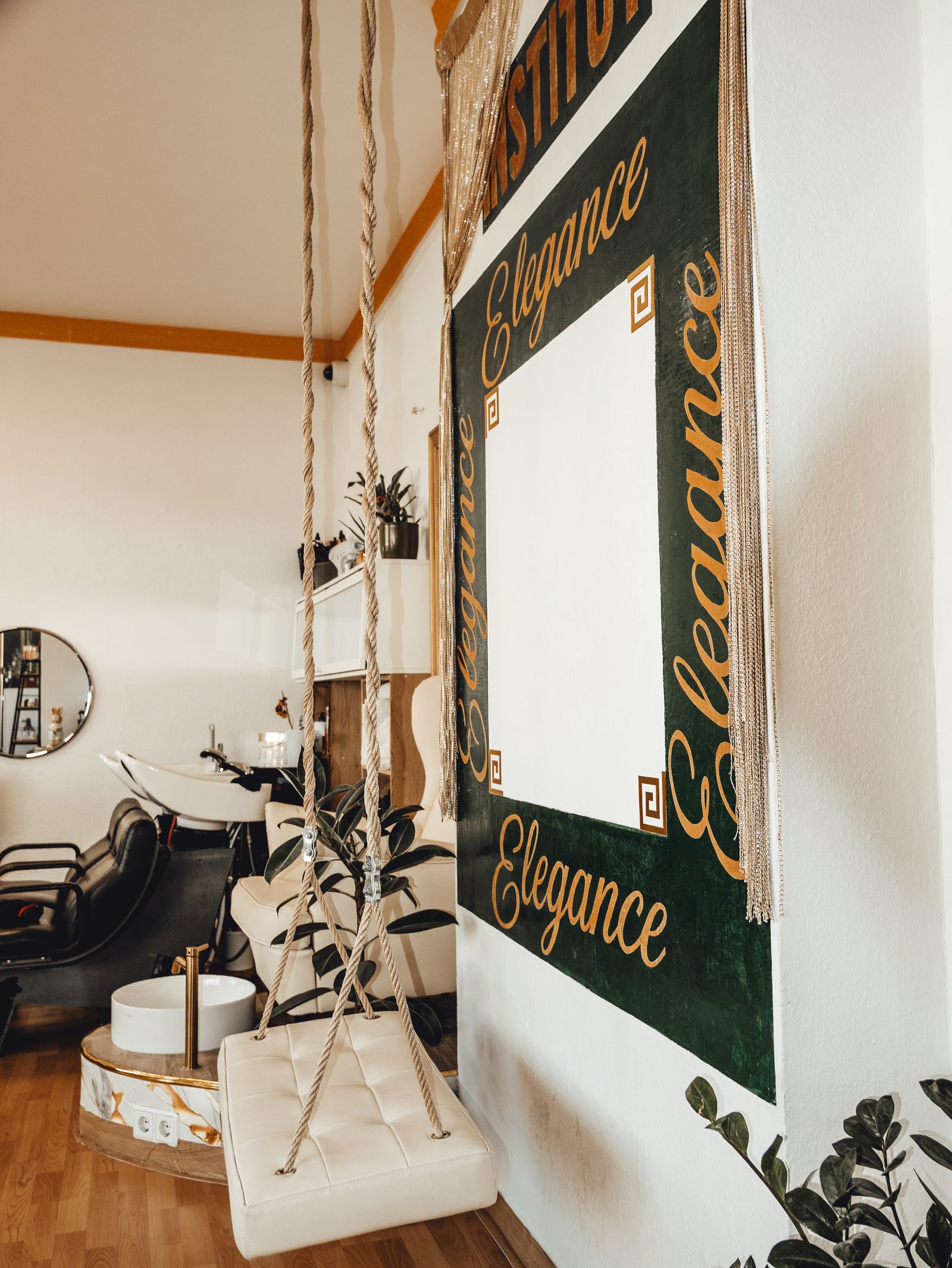 Salle principale, lumière du matin